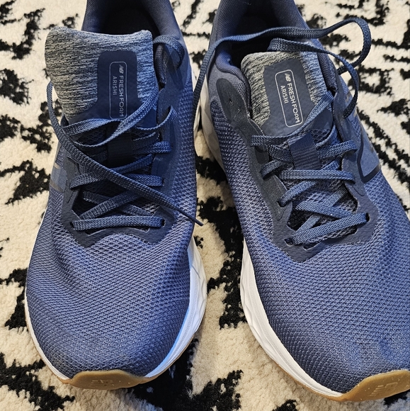 New Balance - Picture 1 of 9